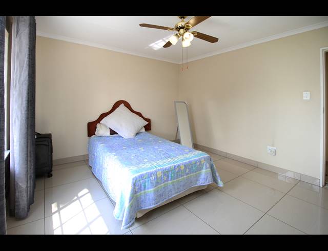5 BEDROOM HOUSE FOR SALE IN BLOUBOSRAND